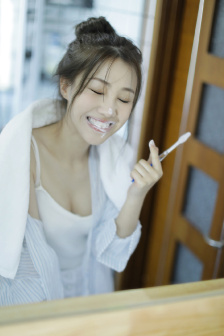 泷泽萝拉历险记